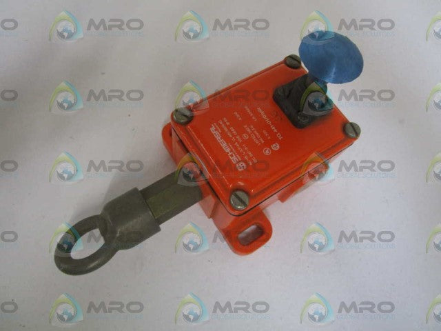 SCHMERSAL TQ441-01/01yur SAFETY CABLE PULL SWITCH *NEW NO BOX*