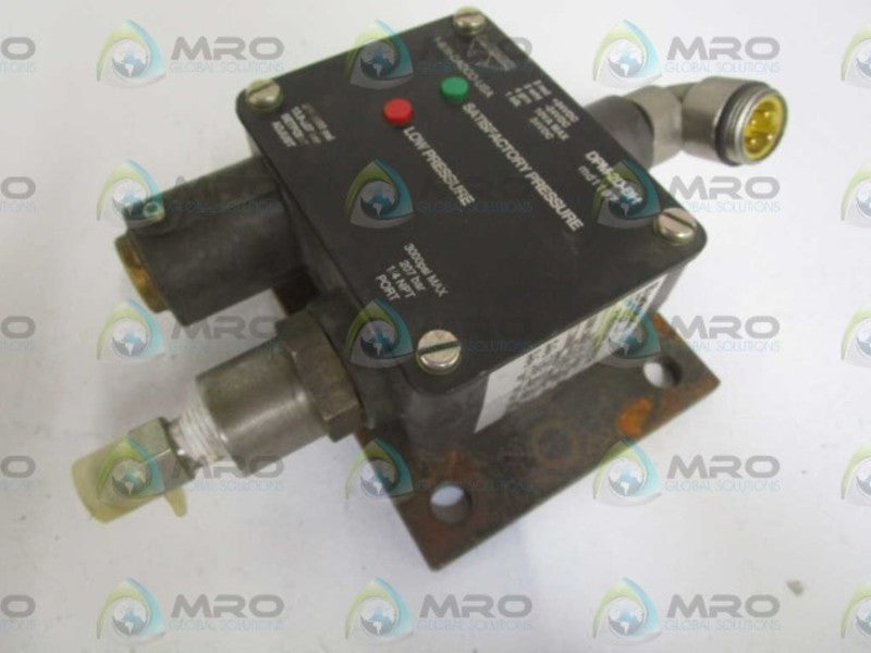 BARKSDALE 9048-4-N PRESSURE SWITCH CONTROL 200/3000 PSI  UNMP