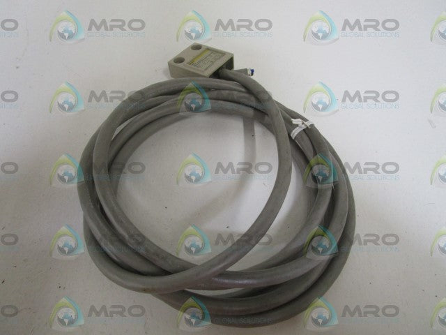 OMRON D4C-1620 LIMIT SWITCH (MISSING ACCESSORIES) *NEW NO BOX*