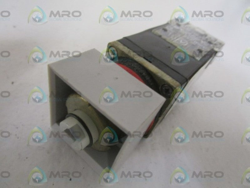 INDUSTRIAL SPARE PART 800MS-16HX2BS SER. D SELECTOR SWITCH  UNMP