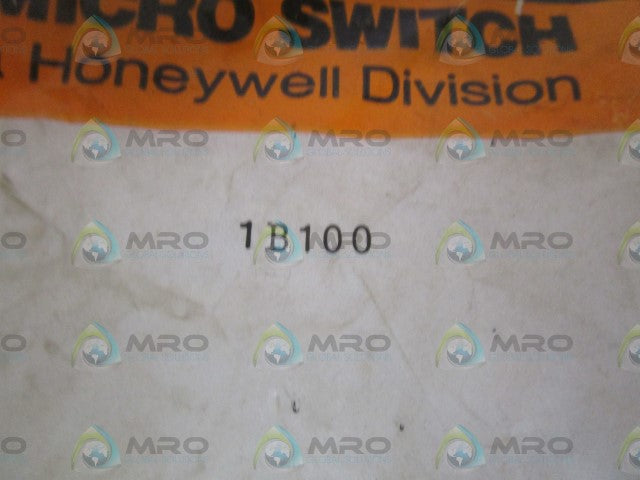 MICROSWITCH 1B100 SNAP ACTION SWITCH  *NEW IN FACTORY BAG*