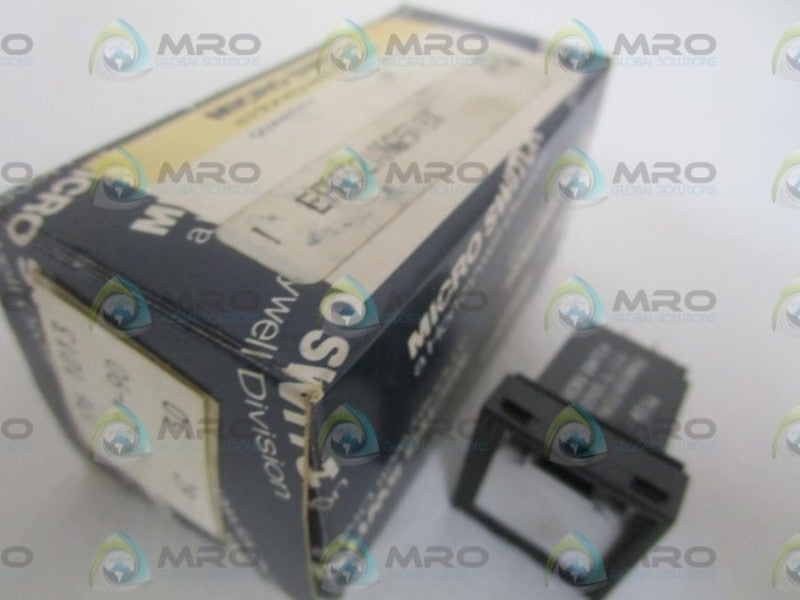MICRO SWITCH EPM32AXG5ABX PUSHBUTTON SWITCH (WHITE)  NSMP