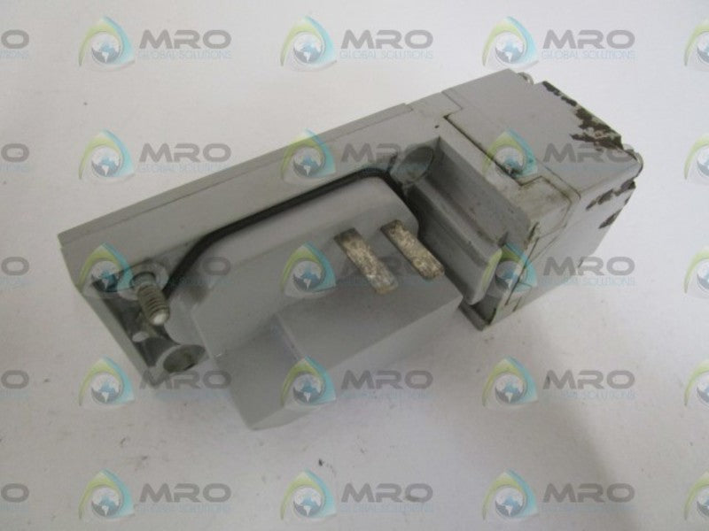ALLEN BRADLEY 802PR-LACH2 SER. C PROXIMITY SWITCH (AS PICTURED)  UNMP