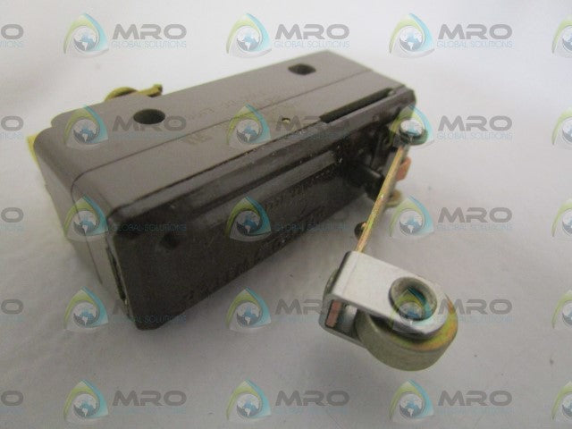 MICROSWITCH MT-4RV22-A28 ROLLER LIMIT SWITCH *NEW IN BOX*