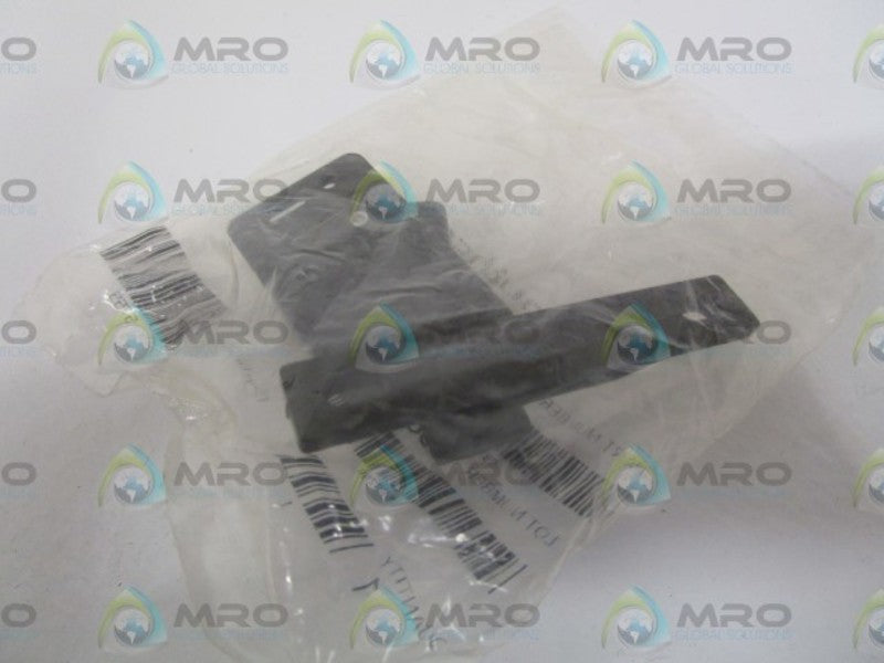 SOUTHCO. C3-803-P LATCH PUSH *NEW IN FACTORY BAG*