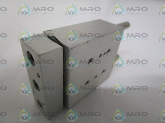 PHD SAH110X1/2-M AIR CYLINDER SLIDE *NEW NO BOX*