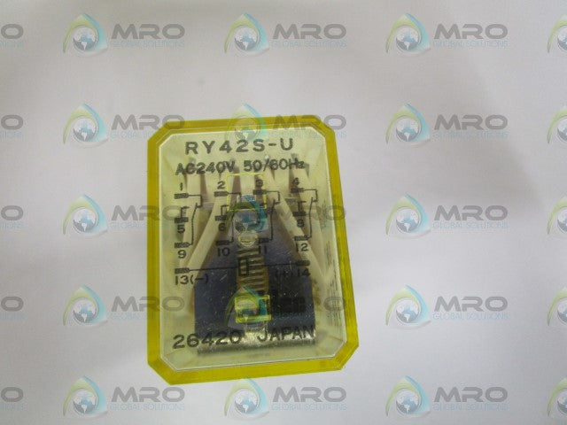 LOT OF 4 IDEC RY42S-U AC240V RELAY *NEW NO BOX*