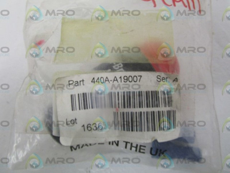 ALLEN BRADLEY 440A-A19007 SER. A CONDUIT PILOT LIGHT * NEW IN FACTORY BAG *