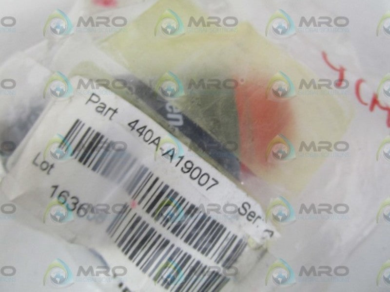 ALLEN BRADLEY 440A-A19007 SER. A CONDUIT PILOT LIGHT * NEW IN FACTORY BAG *
