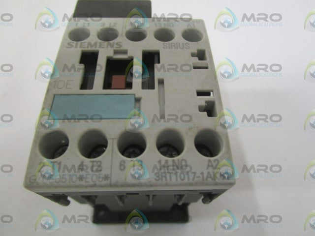 SIEMENS 3RT1017-1AK61 CONACTOR *USED*
