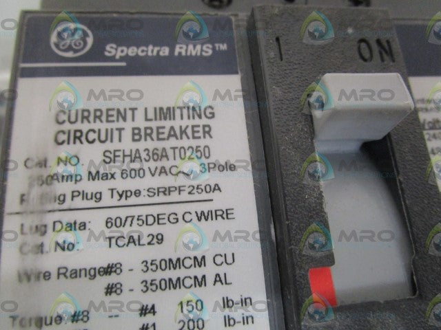 GENERAL ELECTRIC SFHA36AT0250 CIRCUIT BREAKER (CRAKED AS PICTURED) *NEW NO BOX*