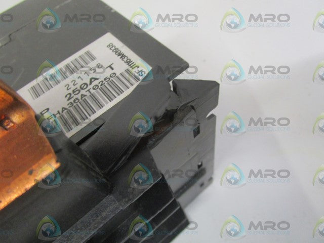 GENERAL ELECTRIC SFHA36AT0250 CIRCUIT BREAKER (CRAKED AS PICTURED) *NEW NO BOX*