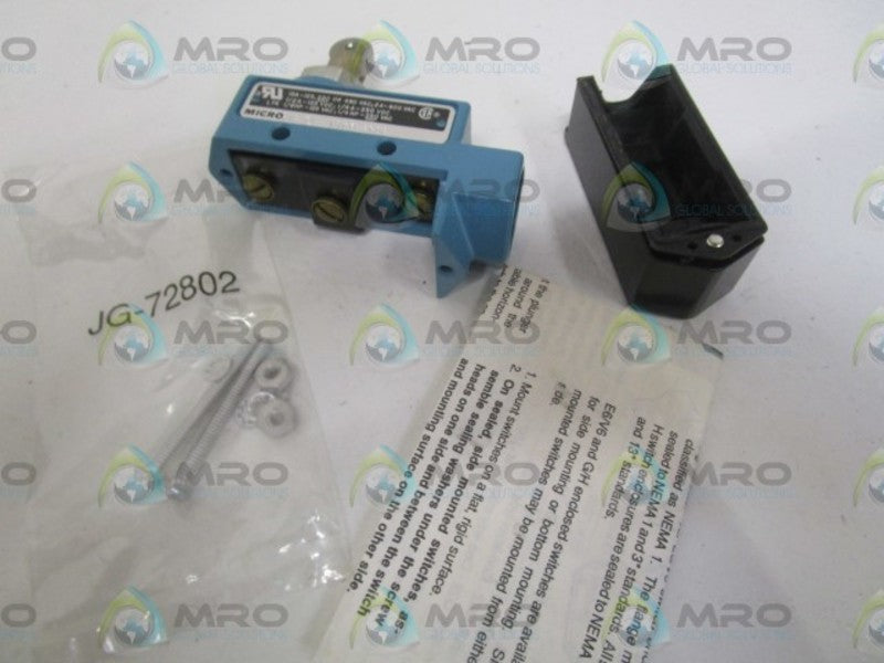 MICROSWITCH BZE6-2RQ8 LIMIT SWITCH (BLUE) *NEW IN BOX*