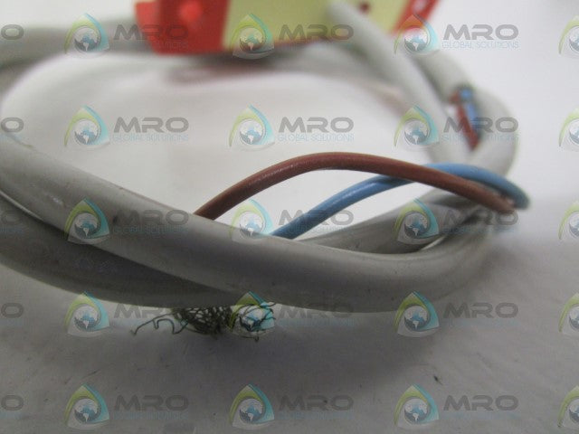 MICROSWITCH 40FY32-020 PROXIMITY SENSOR *USED*