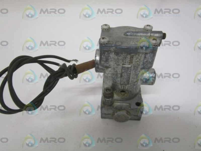 PARKER K065-1033 W/ K058-002  SOLENOID VALVE *USED*