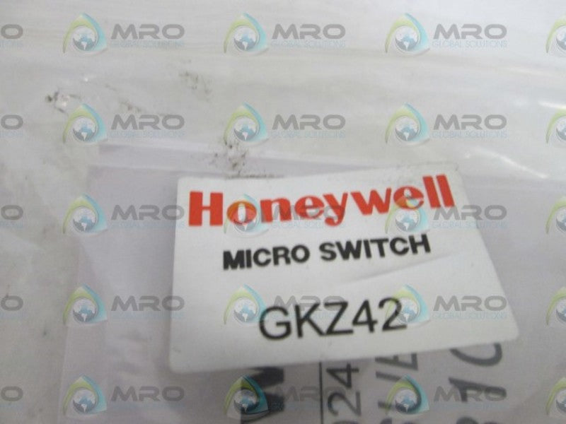 HONEYWELL SAFETY INTERLOCK SWITCH KEY GKZ42 *NEW IN BAG*