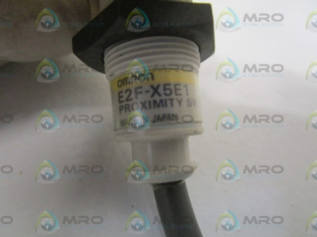 OMRON E2F-X5E1 PROXIMITY SWITCH (AS PICTURED) *NEW NO BOX*