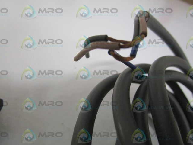 OMRON E2F-X5E1 PROXIMITY SWITCH (AS PICTURED) *NEW NO BOX*