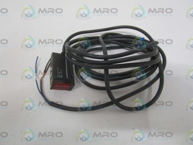 OMRON E3S-AT11-D PHOTOELECTRIC SWITCH *NEW NO BOX*