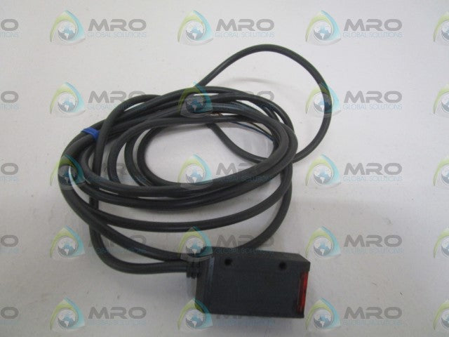 OMRON E3S-AT11-L PHOTOELECTRIC SWITCH *NEW NO BOX*