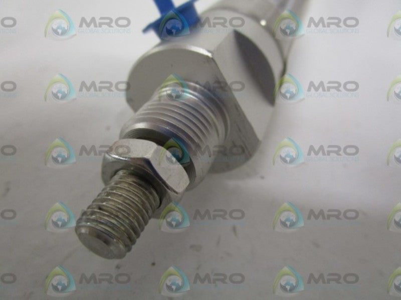 SMC NCMC106-0100-XC6 AIR CYLINDER *NEW NO BOX*
