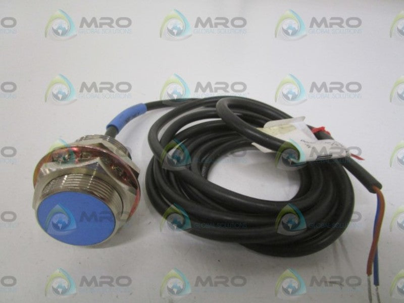 KEYENCE EV-130M SENSOR *NEW NO BOX*