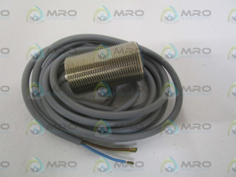 MICRO SWITCH 923AA4XM-A7T-L PROXIMITY SWITCH *NEW NO BOX*