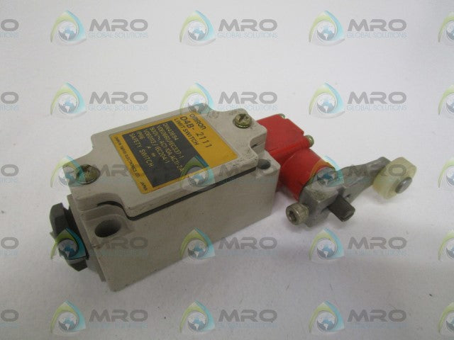 OMRON D4B-2111 LIMIT SWITCH *USED*