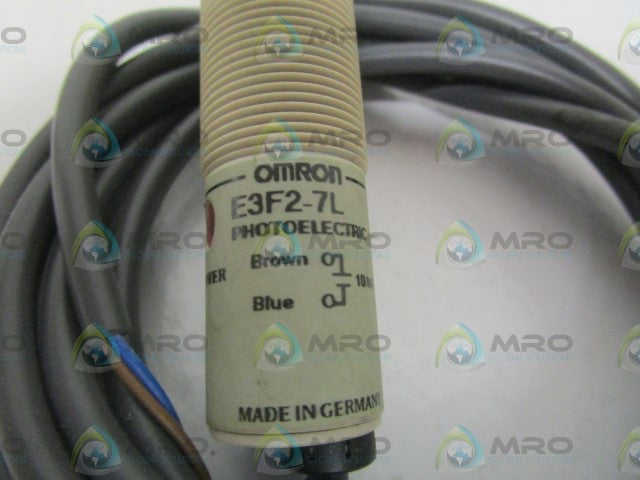 OMRON E3F2-7L PHOTOELECTRIC SWITCH EMITTER (AS PICTURED) *NEW NO BOX*