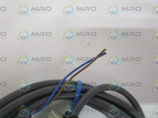OMRON E3F2-7L PHOTOELECTRIC SWITCH EMITTER (AS PICTURED) *NEW NO BOX*