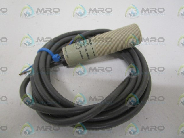 OMRON E3F2-7L PHOTOELECTRIC SWITCH EMITTER (AS PICTURED) *NEW NO BOX*