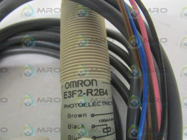 OMRON E3F2-R2B4 PHOTOELECTRIC SENSOR (AS PICTURED) *NEW NO BOX*