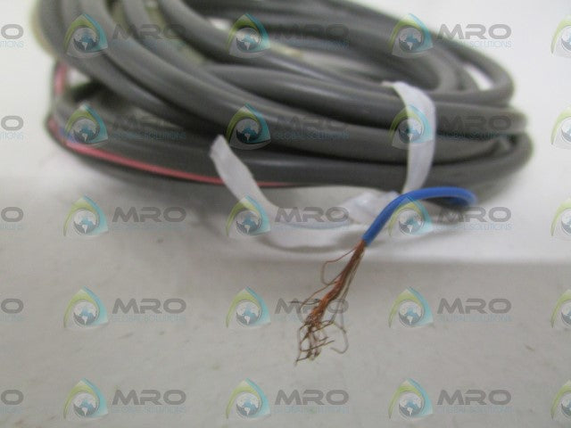 OMRON E3F2-R2B4 PHOTOELECTRIC SENSOR (AS PICTURED) *NEW NO BOX*