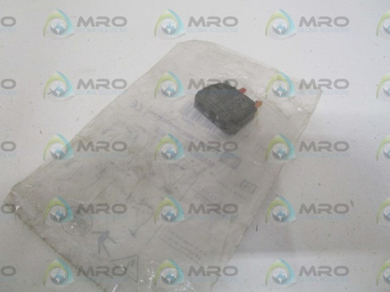 TELEMECANIQUE ZBE102 CONTACT BLOCK * NEW IN FACTORY BAG *