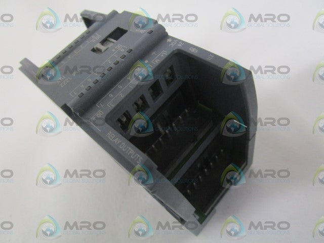 SIEMENS 6ES7222-1HH32-0XB0 OUTPUT RELAY (MISSING DOORS) *NEW NO BOX*