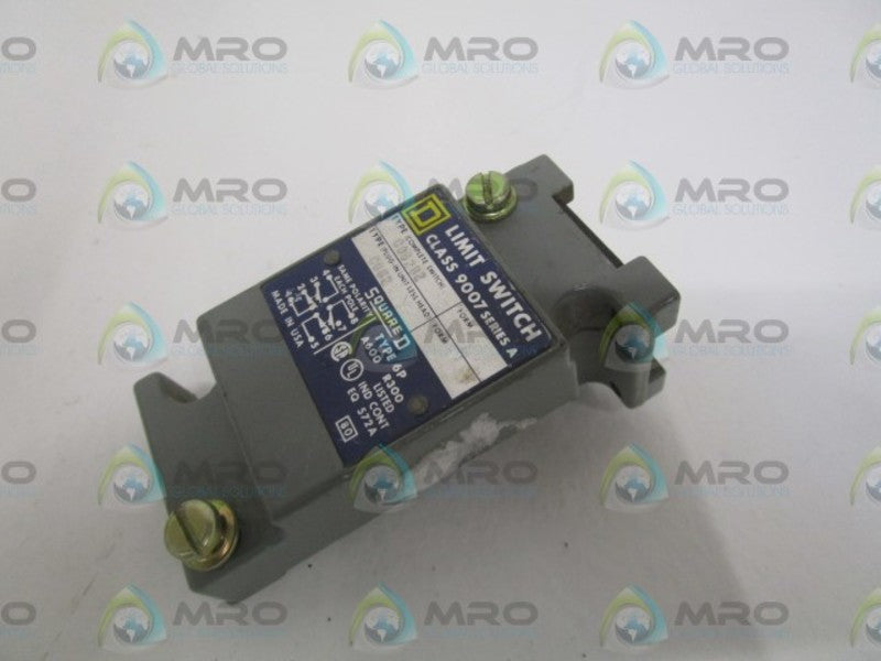 SQUARE D 9007-C062 SER. A LIMIT SWITCH (BODY ONLY) *USED *