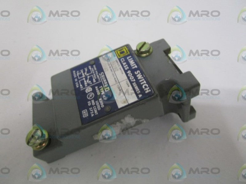 SQUARE D 9007-C062 SER. A LIMIT SWITCH (BODY ONLY) *USED *