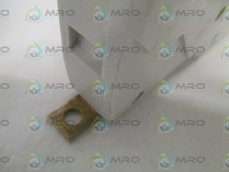 SIEMENS LGB1B020 CIRCUIT BREAKER 20A (CHIPPED) *USED*