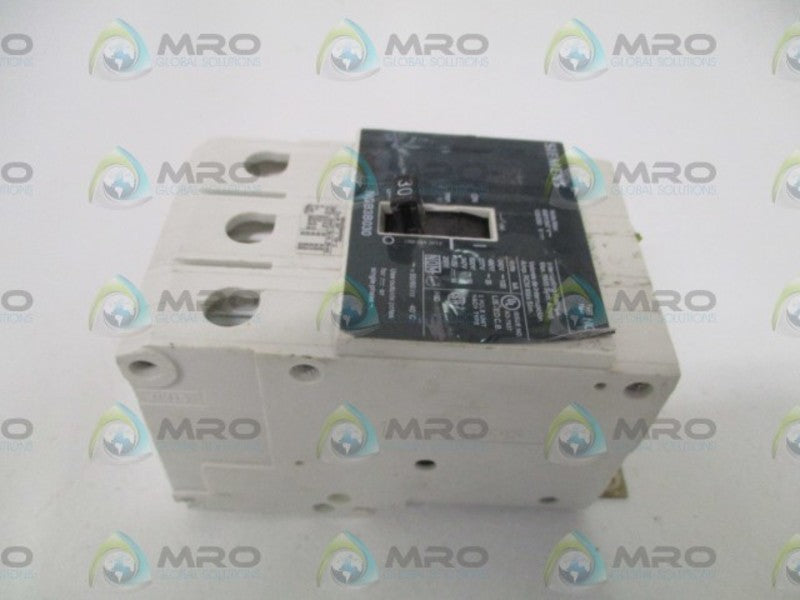 SIEMENS NGB3B030 CIRCUIT BREAKER 30A (CHIPPED) *USED*