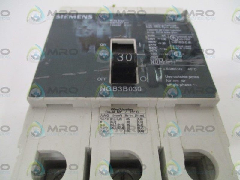 SIEMENS NGB3B030 CIRCUIT BREAKER 30A (CHIPPED) *USED*