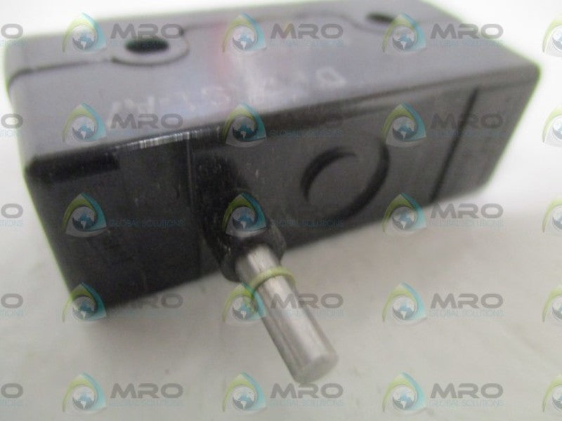MICROSWITCH DT-2RS1-A7 BASIC SWITCH *NEW NO BOX*