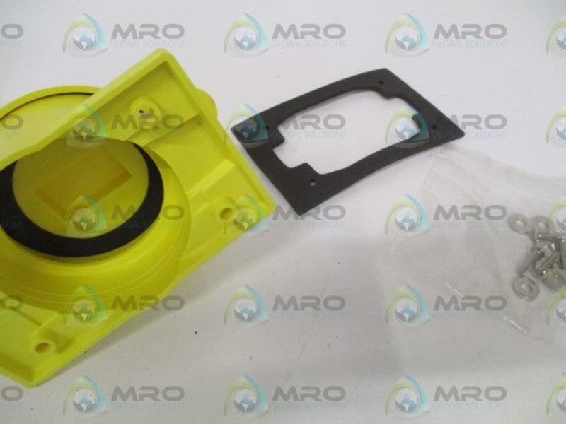 PASS & SEYMOUR 7770 PROTECTIVE COVER * NEW IN BOX *