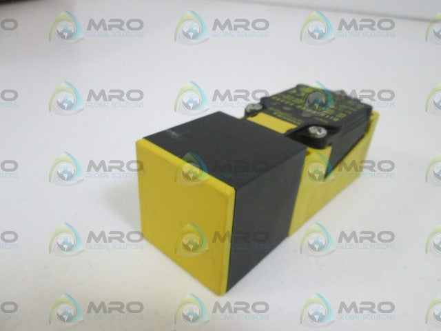 TURCK PROXIMITY SENSOR Bi15-CP40-FZ3X2 (AS PICTURED) *NEW NO BOX*