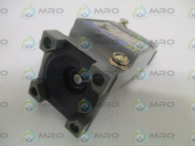 SQUARE D 9007C62B2 SER. A LIMIT SWITCH BODY ONLY *USED*