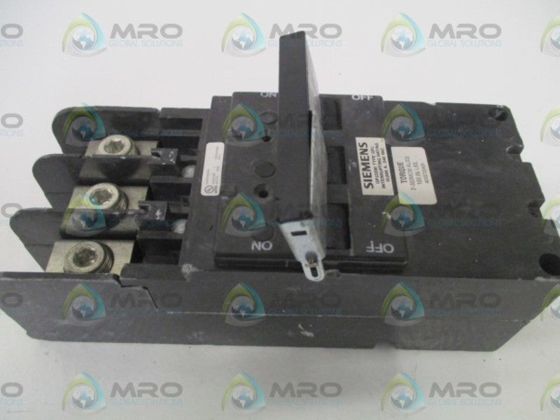 SIEMENS QPJ3200 CIRCUIT BREAKER (CRACKED) *USED*