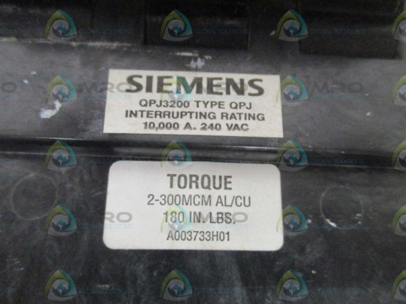 SIEMENS QPJ3200 CIRCUIT BREAKER (CRACKED) *USED*