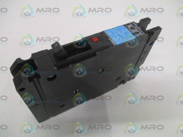 SIEMENS ED41B030 CIRCUIT BREAKER 30A (CHIPPED) *USED*