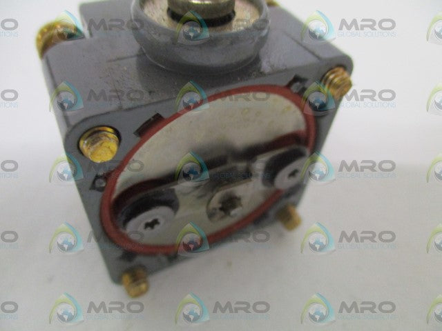 SIEMENS 3SE03-DN1 OPERATING HEAD ONLY *USED*