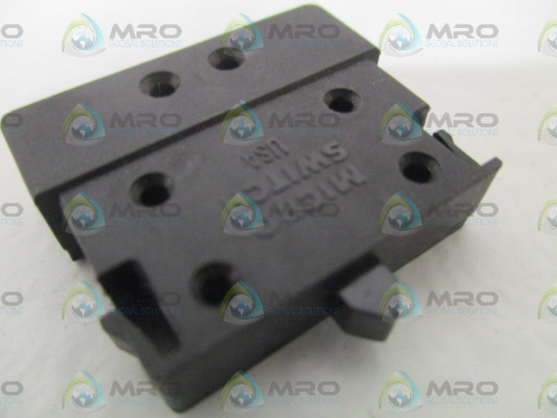 MICRO SWITCH PWCD  CONTACT BLOCK *USED*