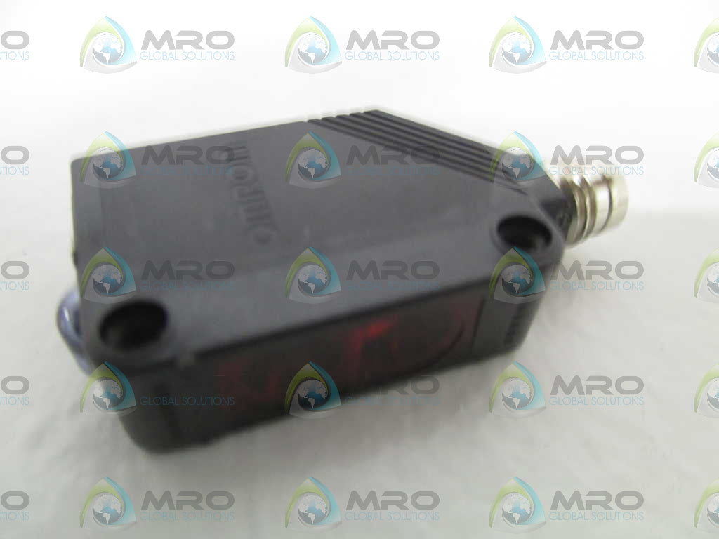 OMRON E3Z-B86 PHOTOELECTRIC SWITCH *NEW NO BOX*